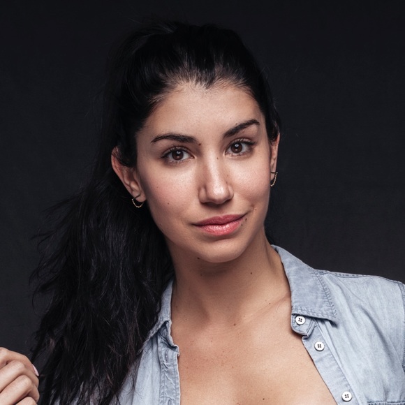 Meet your Posher, Vanessa - Picture 1 of 1